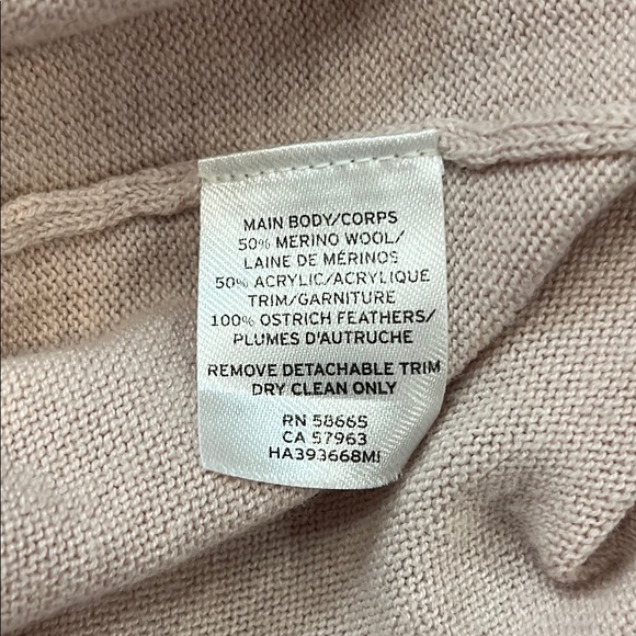 Halogen Merino Wool Feather Hem Sweater Top Medium Blush Beige Ostrich Trim - Picture 10 of 10